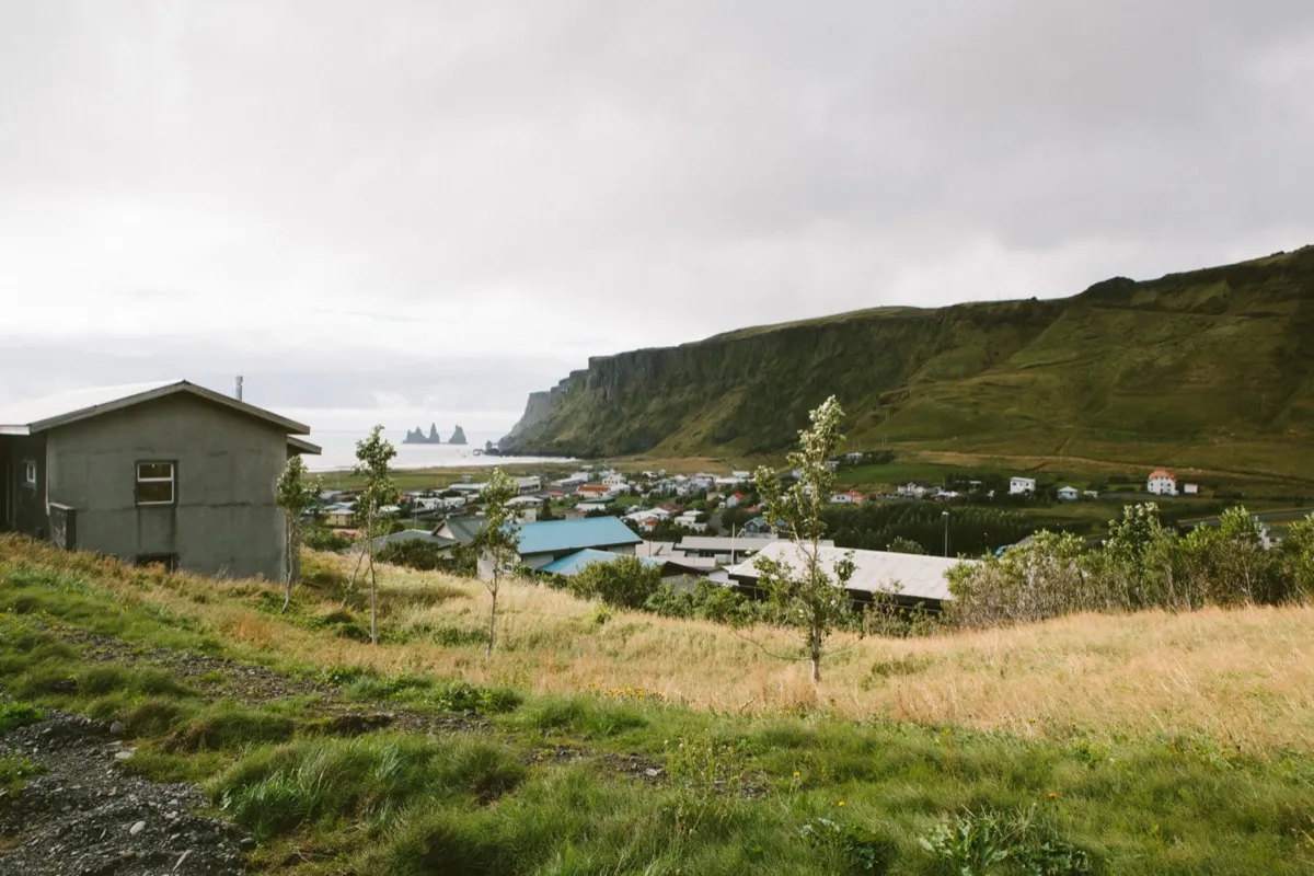 Vík í Mýrdal Island - Panorama mit Reynisdrangar